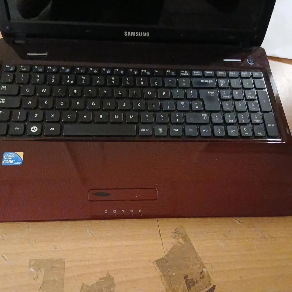 SAMSUNG NP-R580 LAPTOP (JT02UK) – BURGUNDY FINISH