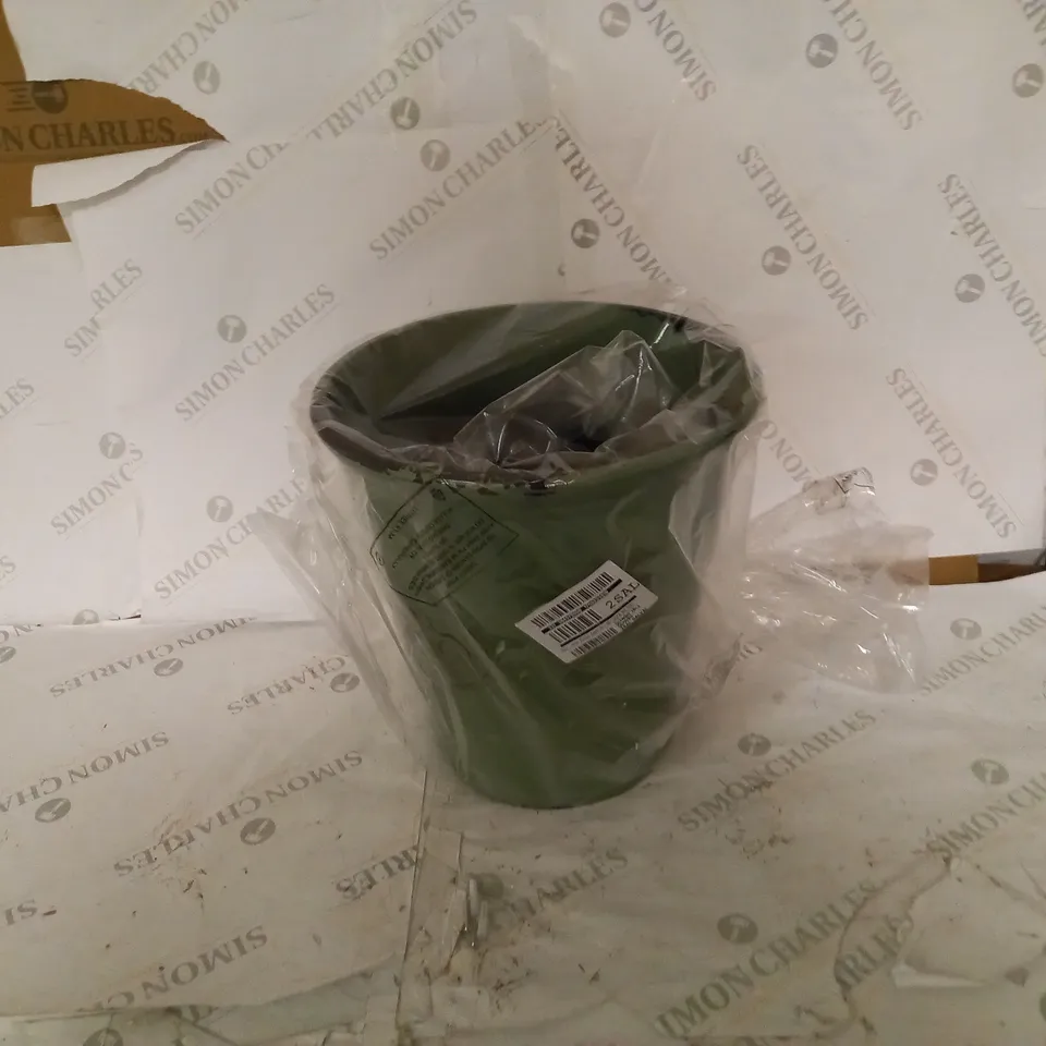 PAIR OF OLIVE GREEN 30CM PLASTIC PLANTERS RRP £28.99