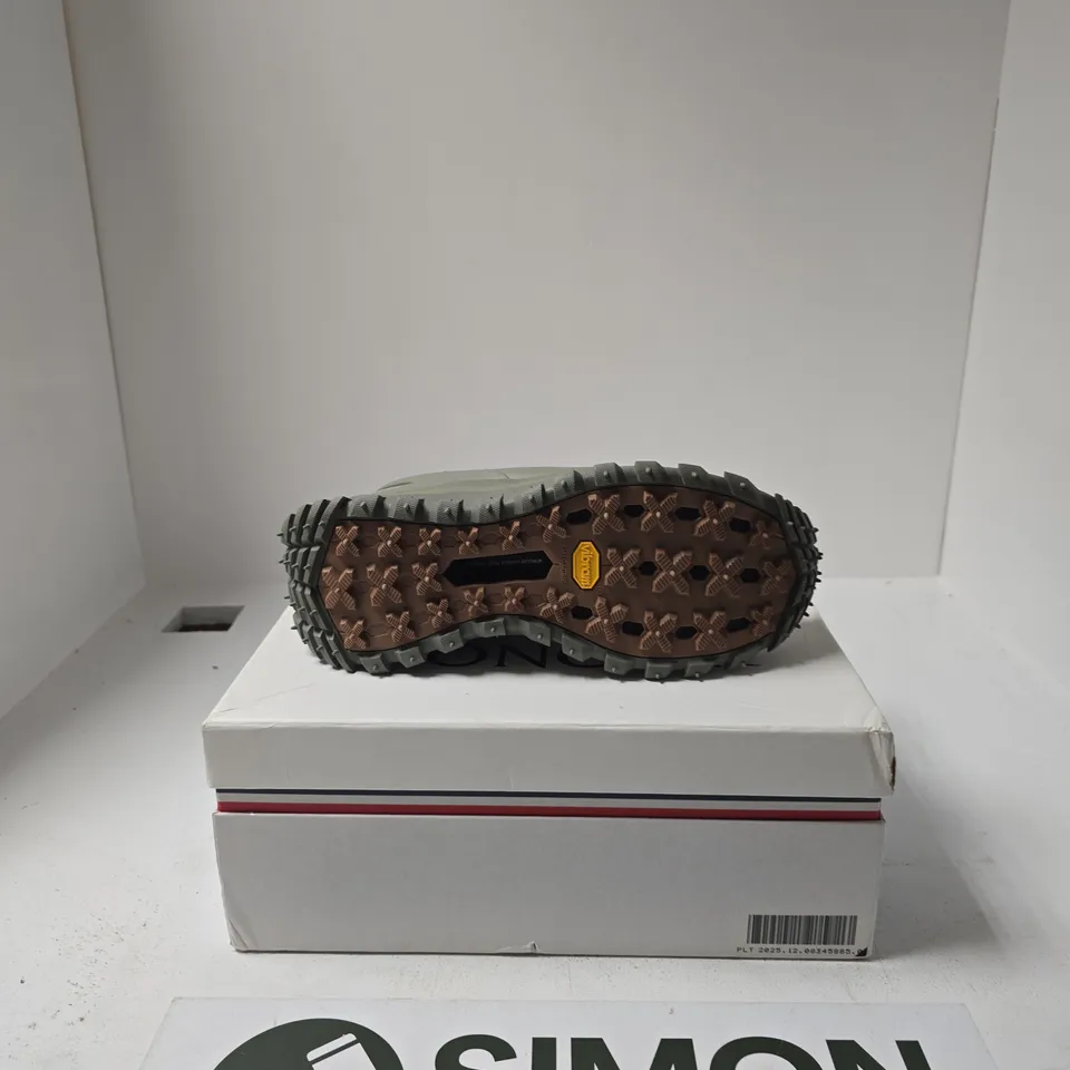 BOXED PAIR OF MONCLER TAIL GRIP GTX SHOES SIZE EU 42