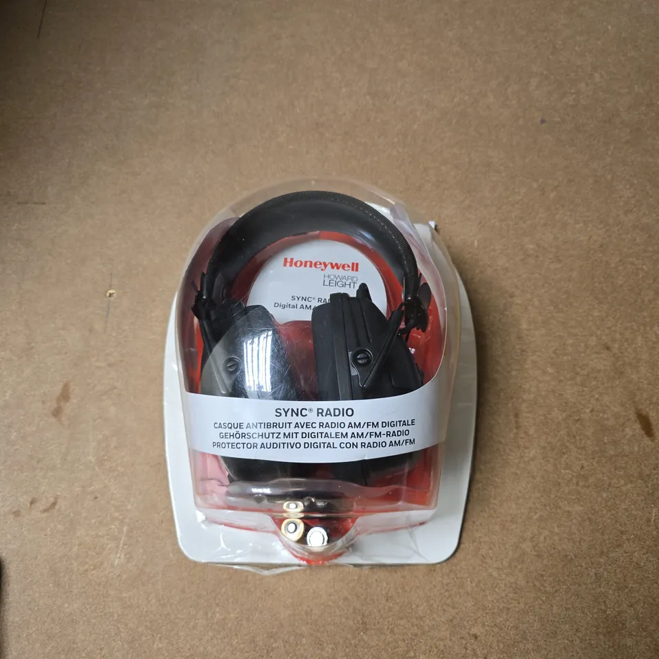 HOWARD LEIGHT BY HONEYWELL SYNC RADIO EARMUFFS – HEARING PROTECTION WITH AM/FM RADIO