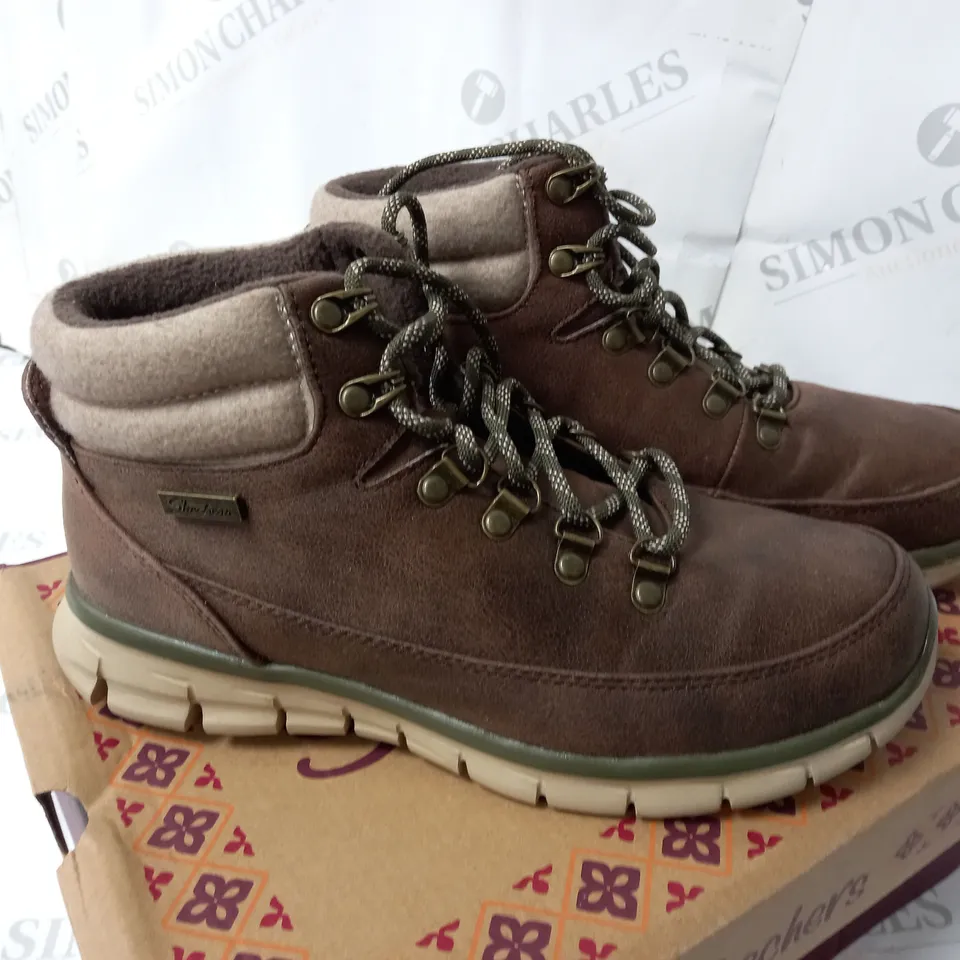 SKECHERS WARM BOOTS-BROWN SIZE 5