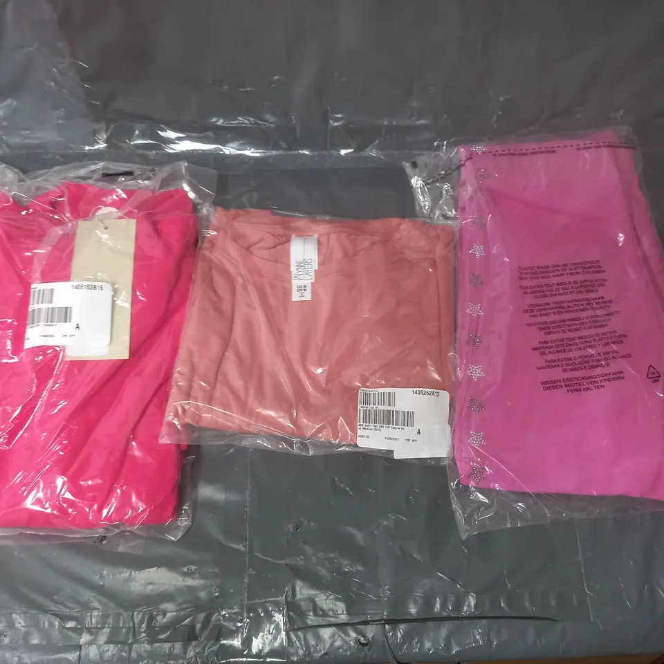 BOX OF APPROXIMATELY 10 ASSORTED BAGGED CLOTHING ITEMS