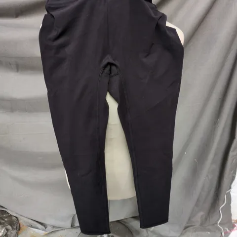 UNALTERED LEGGINGS - 69% NYLON, 31% SPANDEX - DESIGNED IN UK - SIZE S