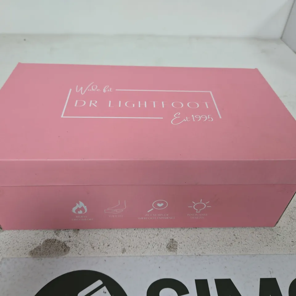 GIRLS' PEWTER METALLIC MARY JANE SHOES – UK 7, 'GABRIELL PEWTER' MODEL IN PINK DR LIGHTFOOT BOX