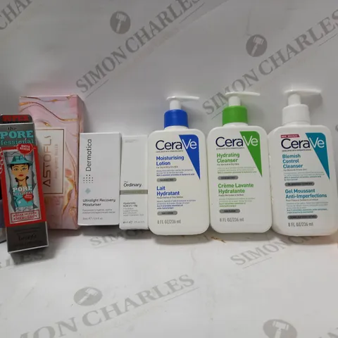 LOT OF APPROX 10 ASSORTED BEAUTY PRODUCTS TO INCLUDE BENEFIT THE PORE PROFESSIONAL MATTIFYING GEL, LUMIN CHARCOAL FACIAL SCRUB, DERMATICA ULTRALIGHT RECOVERY MOISTURISER, ETC