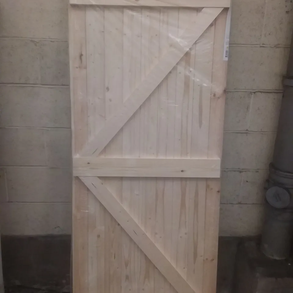 NORDIC SOFTWOOD LEDGED AND BRACED DOOR 1981X762X40MM