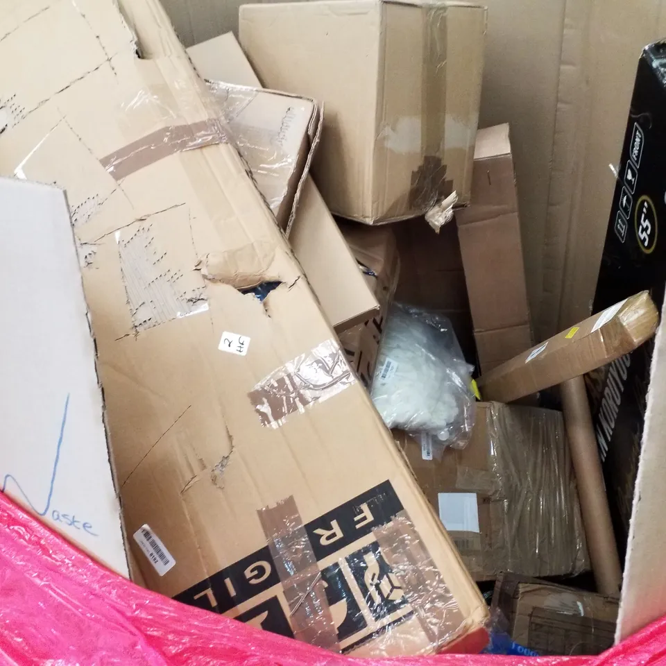 PALLET OF ASSORTED PRODUCTS INCLUDING KEYBOARD & MOUSE, CHILDRENS TRICYCLE, ROLLER BLIND, AUTO BEACH SHELTER, PHOTO FRAME, FABRIC WARDROBE 