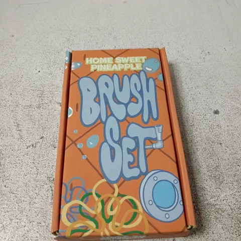 NICKELODEON BRUSH SET – MADE BY MITCHELL X SPONGEBOB (HOME SWEET PINEAPPLE)