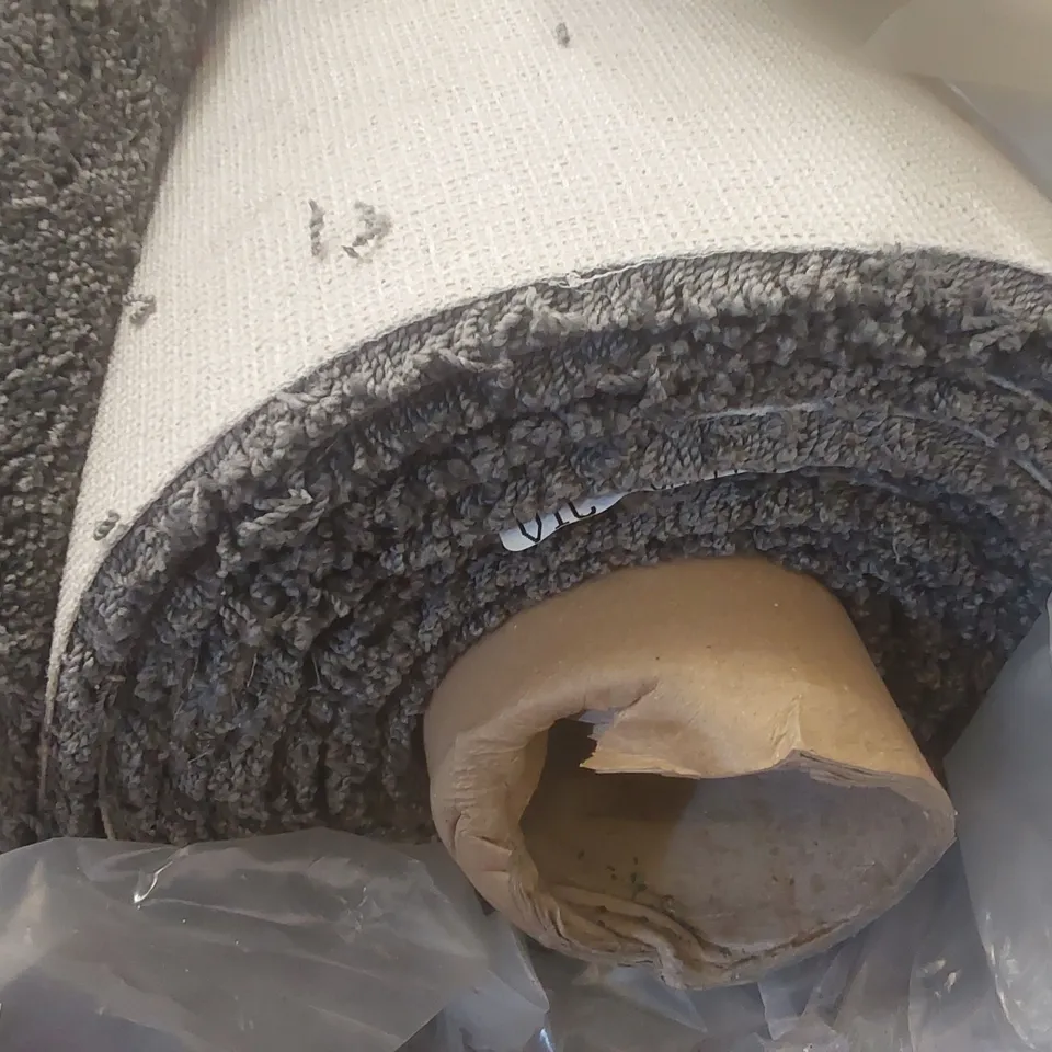 ROLL OF QUALITY FIRST IMPRESSIONS AMBIENCE CARPET - APPROXIMATELY 5.2 x 5m