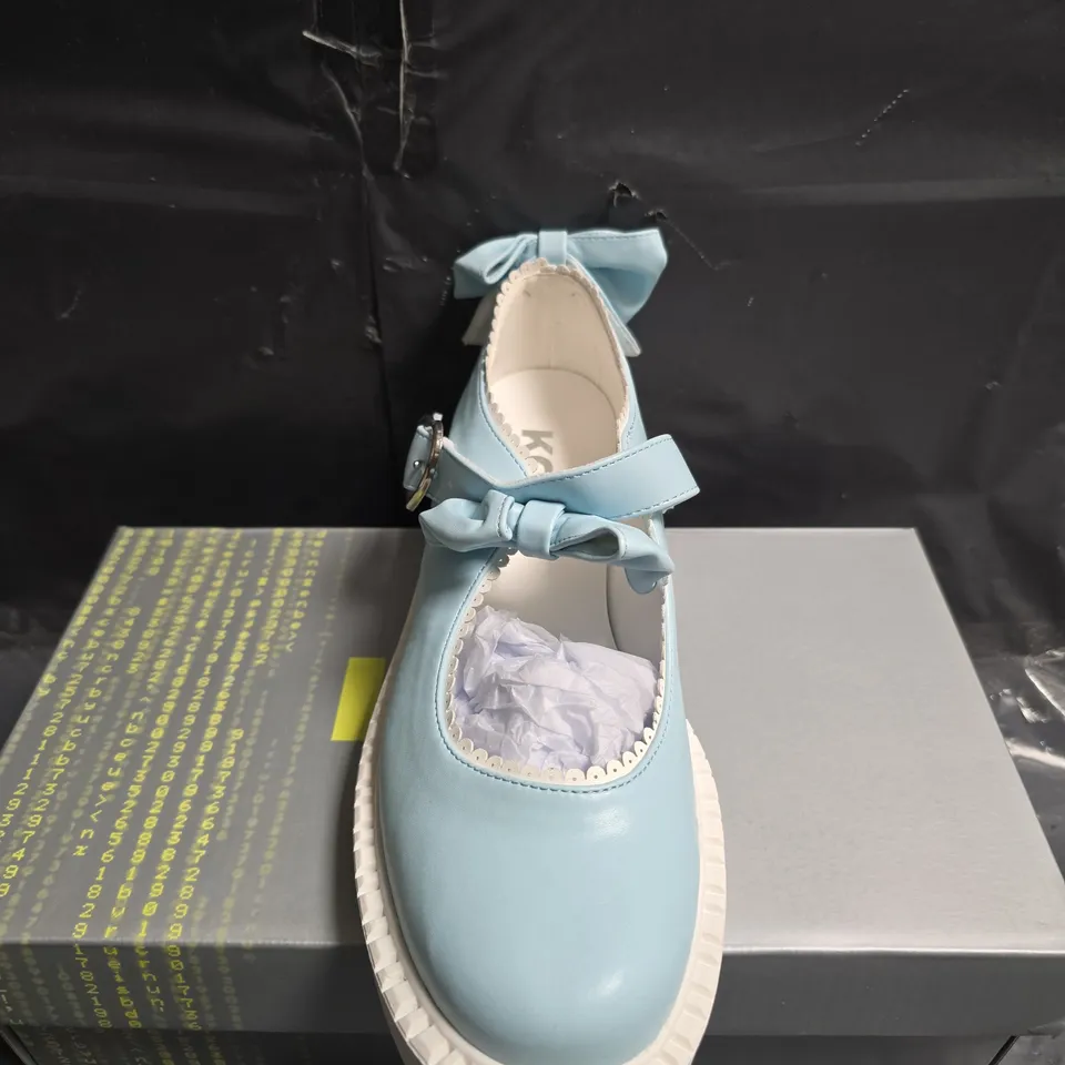 BOXED PAIR OF KOI FAIRY LACE DOILY MARY JANE SHOES - UK SIZE 6