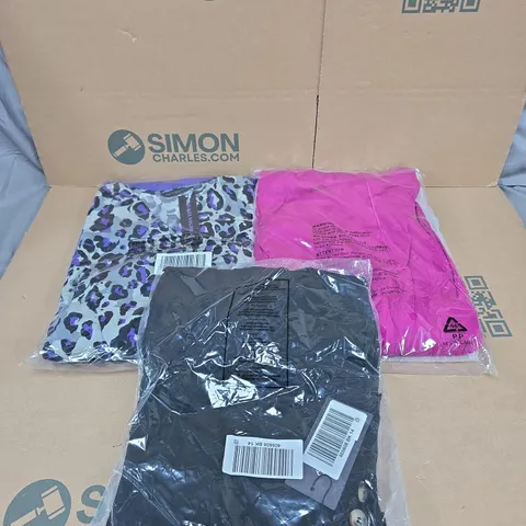 BOX OF APPROXIMATELY 25 ASSORTED CLOTHING ITEMS TO INCLUDE BRENDA EDWARDS, IZABEL LONDON ETC