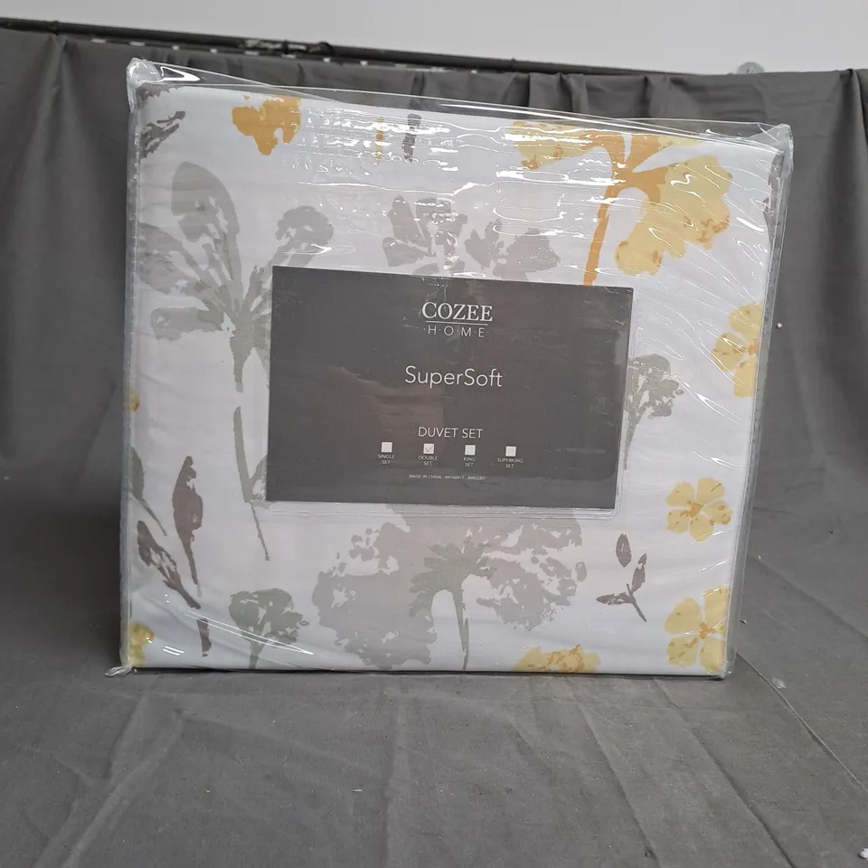 BOXED OUTLET COZEE HOME REVERSIBLE FLORAL & STRIPE PRINTED 4 PIECE DUVET SET SIZE DOUBLE