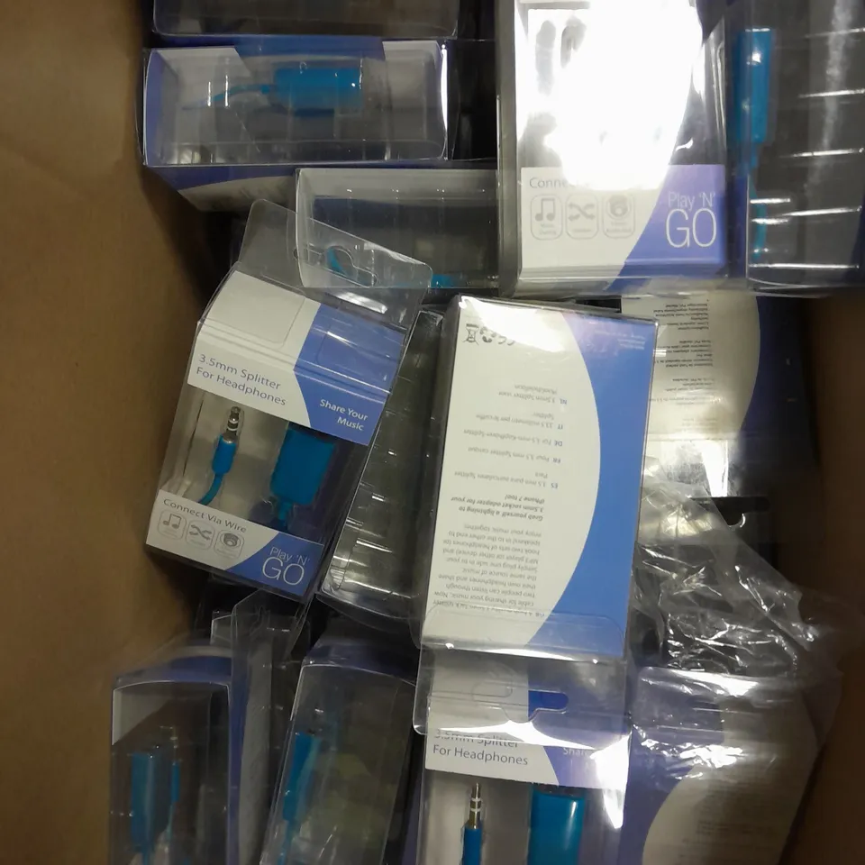 APPROXIMATELY 40 BOXED PLAY 'N' GO 3.5MM HEADPHONE SPLITTER CABLES 