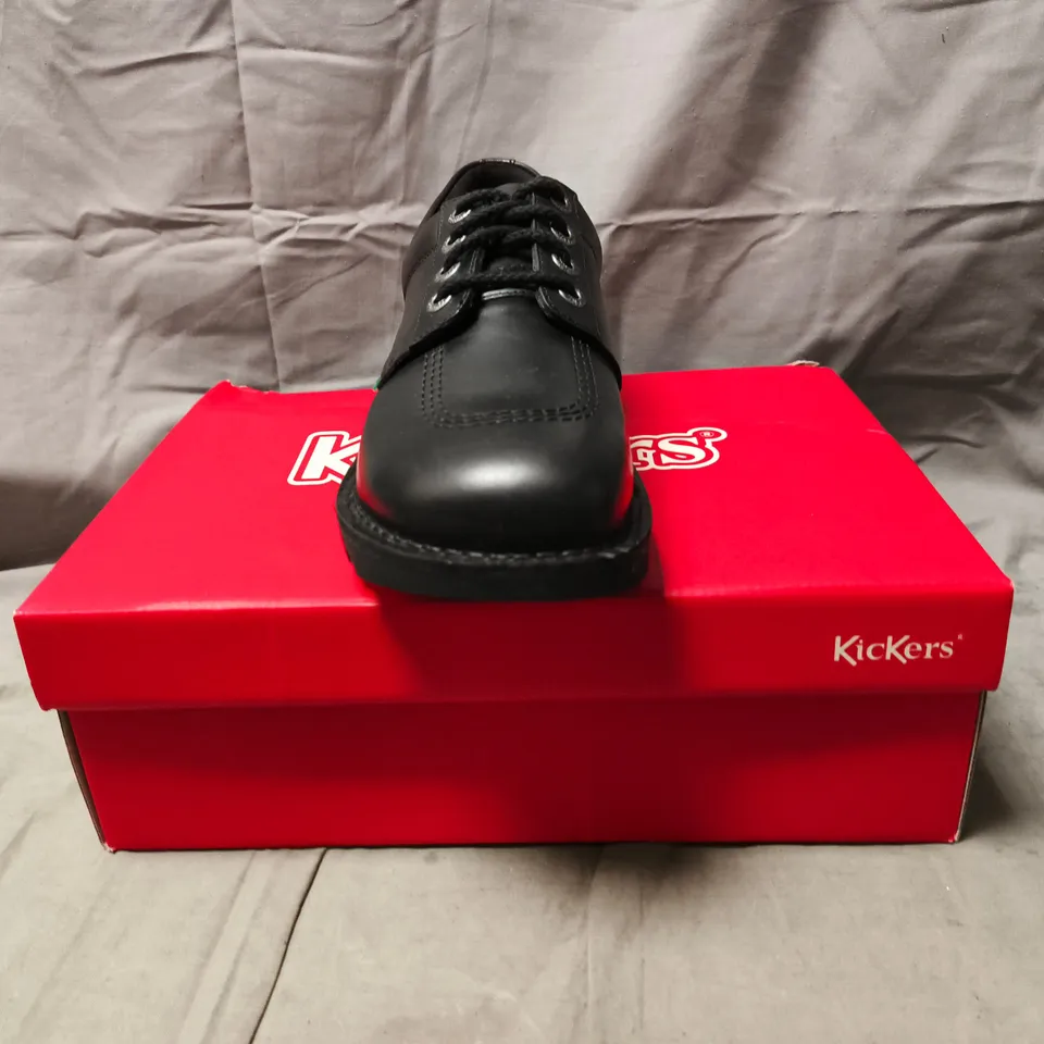 BOXED PAIR OF KICKERS LACE UP SHOES IN BLACK SIZE EU 43