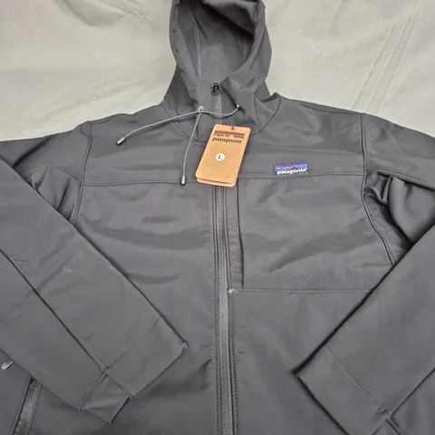 PATAGONIA SOFTSHELL JACKET SIZE L 