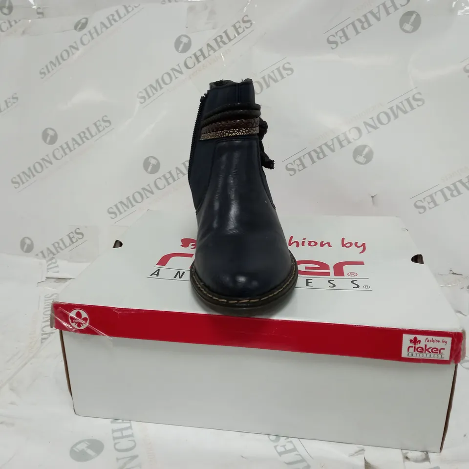 BOXED PAIR RIEKER ANKLE BOOTS WITH TASSLE IN NAVY, UK SIZE 5