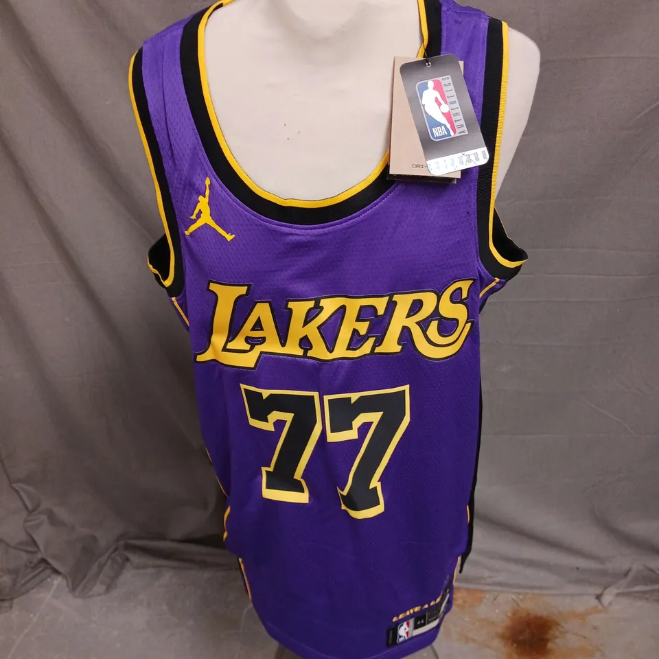 NIKE LOS ANGELES LAKERS JORDAN STATEMENT SWINGMAN JERSEY IN PURPLE SIZE M