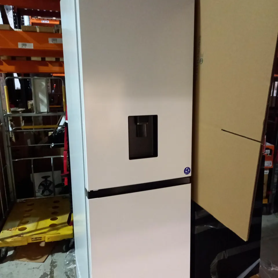 HISENSE RB390N4WW1 FREESTANDING 60/40 FRIDGE FREEZER 300 LITRE CAPACITY TOTAL NO FROST NON-PLUMBED WATER DISPENSER - WHITE - F RATED - 60CM.  COLLECTION ONLY 