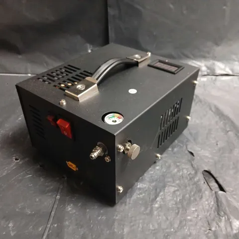 BENCH POWER SUPPLY / LAB TEST EQUIPMENT WITH DIGITAL DISPLAY