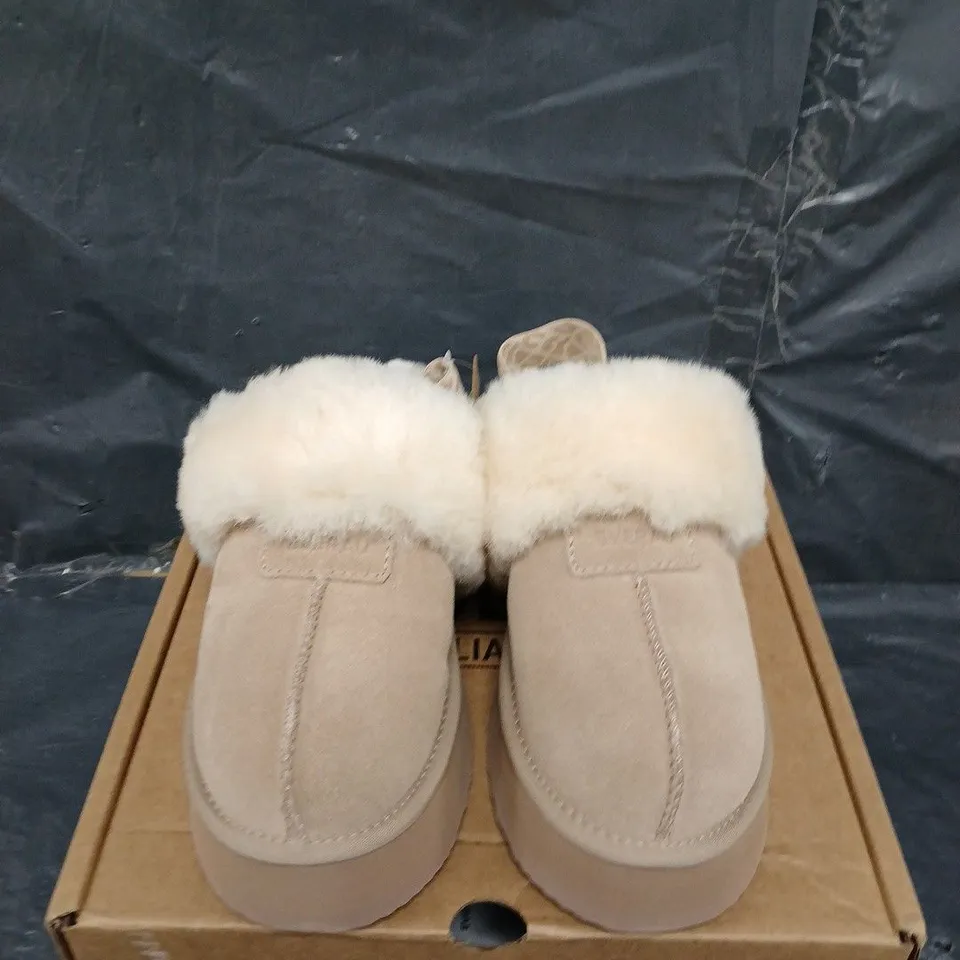 BOXED PAIR OF EVERAU FANTAIL SHOES - UK SIZE 38
