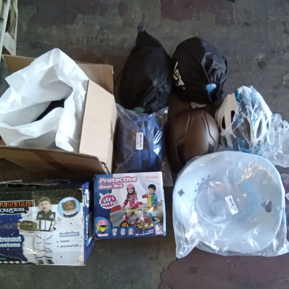 PALLET OF ASSORTED ITEMS INCLUDING KIDS ASTRONAUT COSTUME WITH HELMET, MOVTOTOP PROTECTIVE GEAR SET, KIDS BIKE HELMET, KIDS EQUESTRIAN HELMET