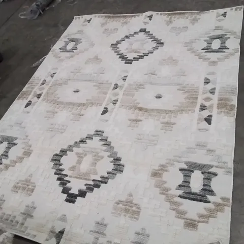 QUALITY DESIGNER AREA RUG - APPROXIMATELY 315X239CM