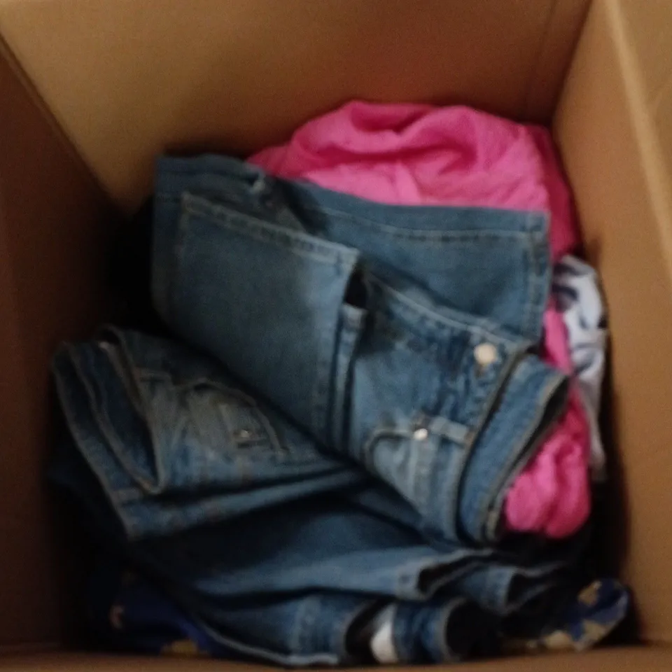 BOX OF APPROXIMATELY 30 ASSORTED CLOTHING ITEMS TO INCLUDE DANNII MINOGUE JEANS ETC