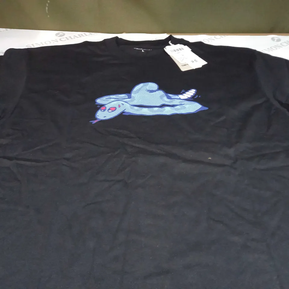 CARHARTT 'SNEK' TEE IN BLACK - LARGE