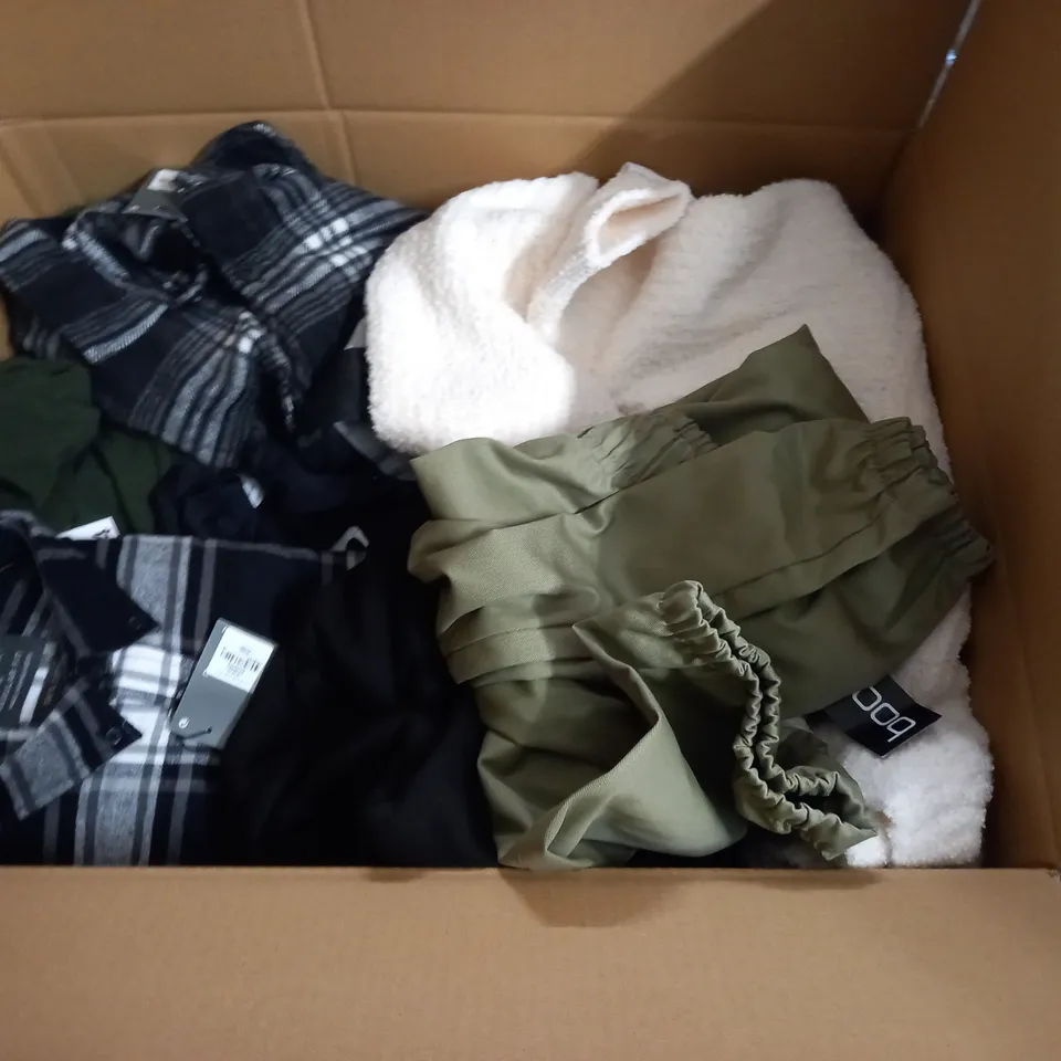 LARGE QUANTITY OF ASSORTED CLOTHING ITEMS TO INCLUDE AMERICAN EAGLE, SHEIN AND PRIMARK
