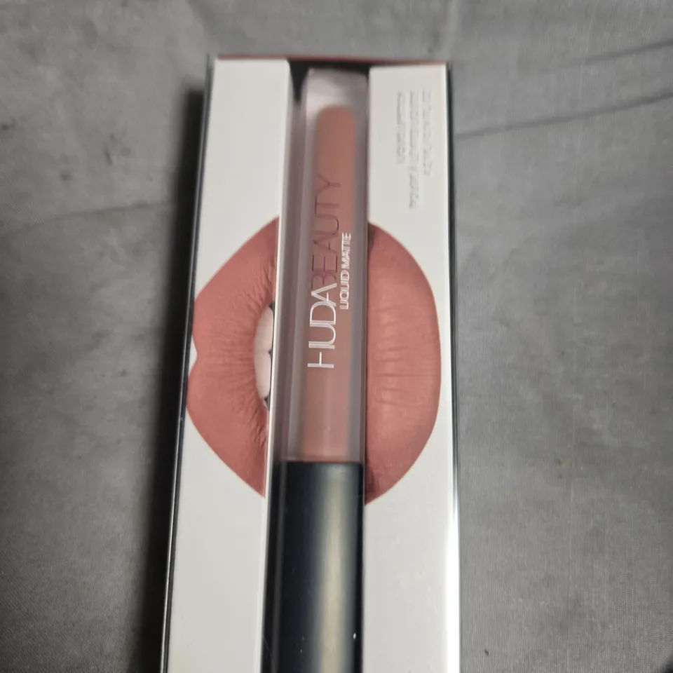 HUDA BEAUTY LIQUID MATTE LIPSTICK – NUDE PINK SHADE 