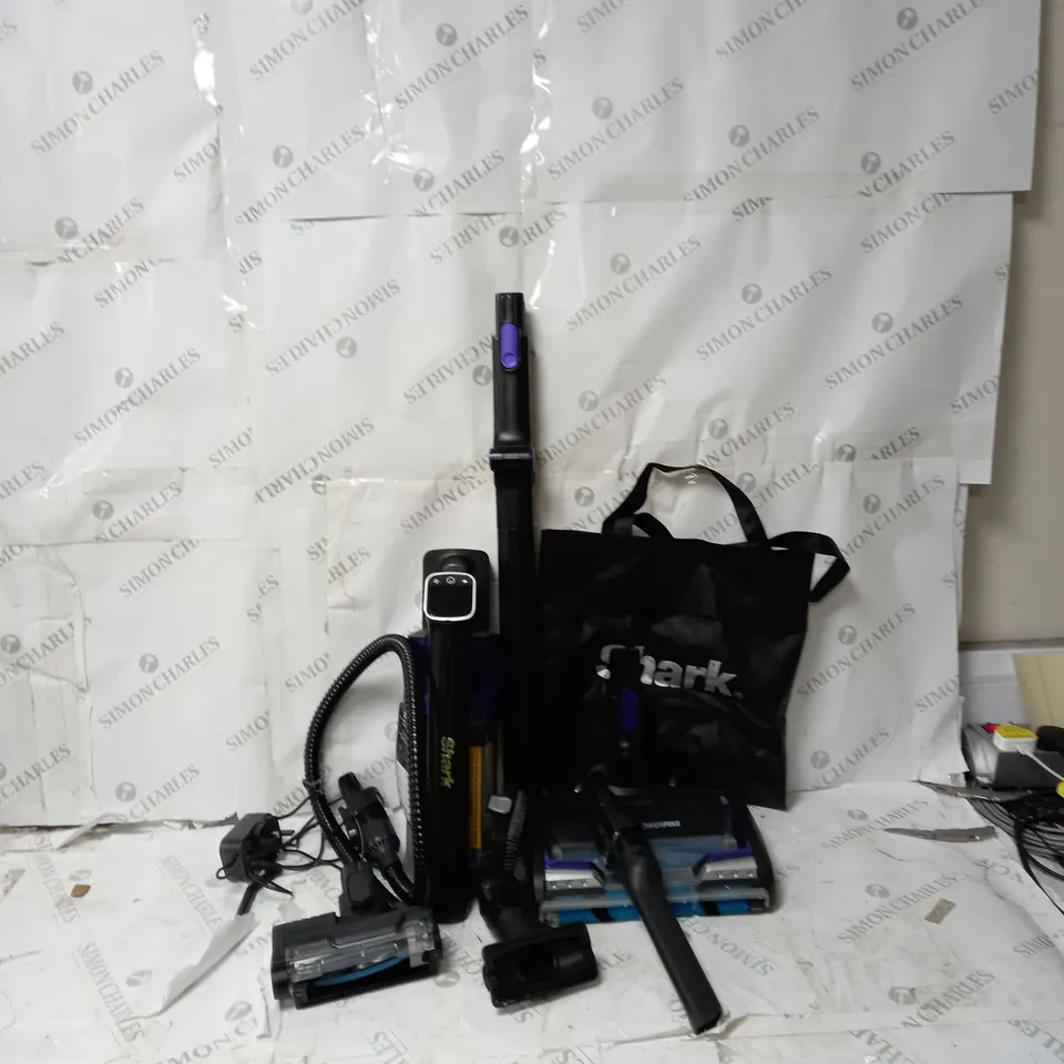 BOXED SHARK COMPLETE HOME CORDLESS STICK VACUUM