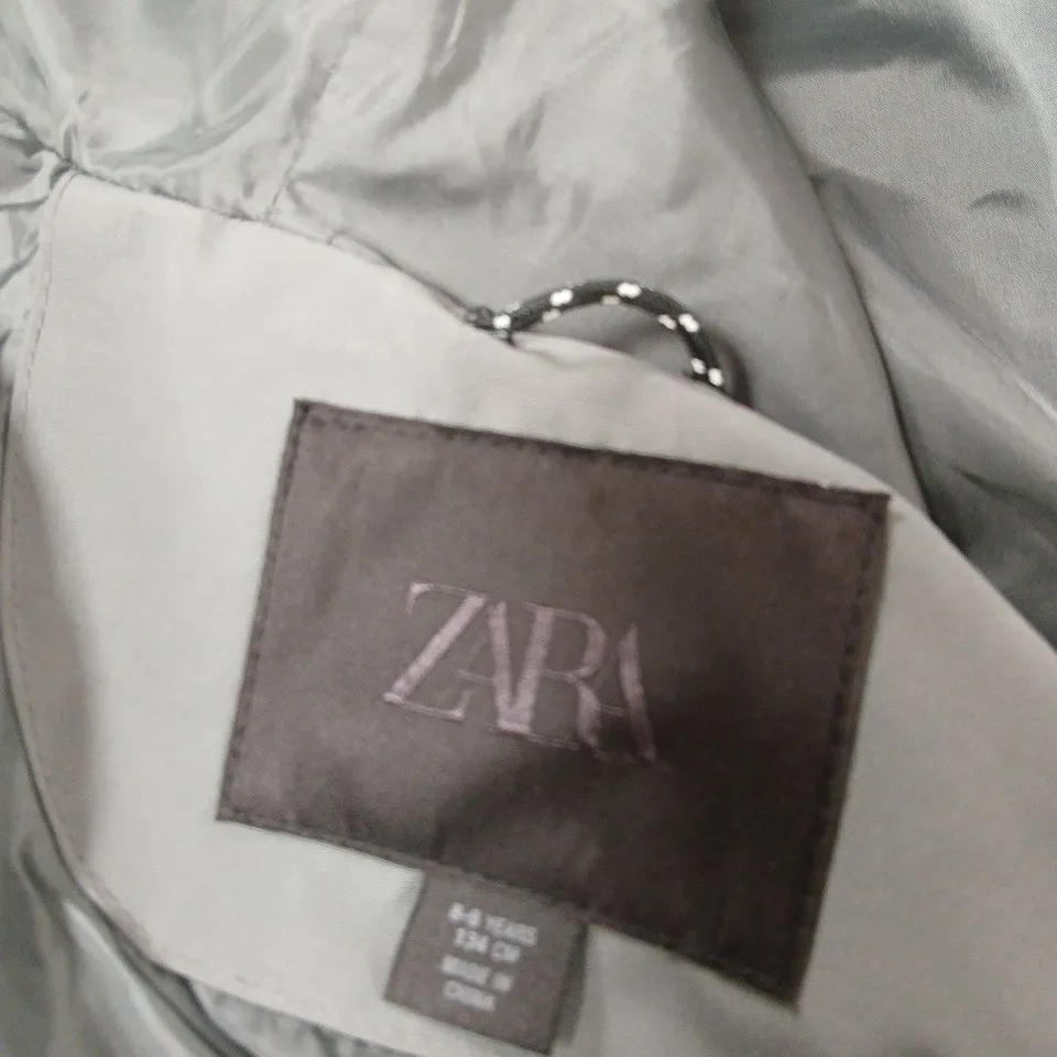 ZARA GREY HOODED JACKET – MEN'S LIGHTWEIGHT - 8-9 YEARS.