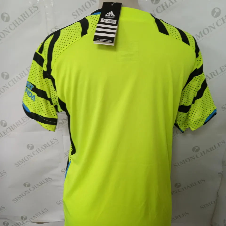 ARSENAL FC AWAY SHIRT AND SHIRTS SIZE 28