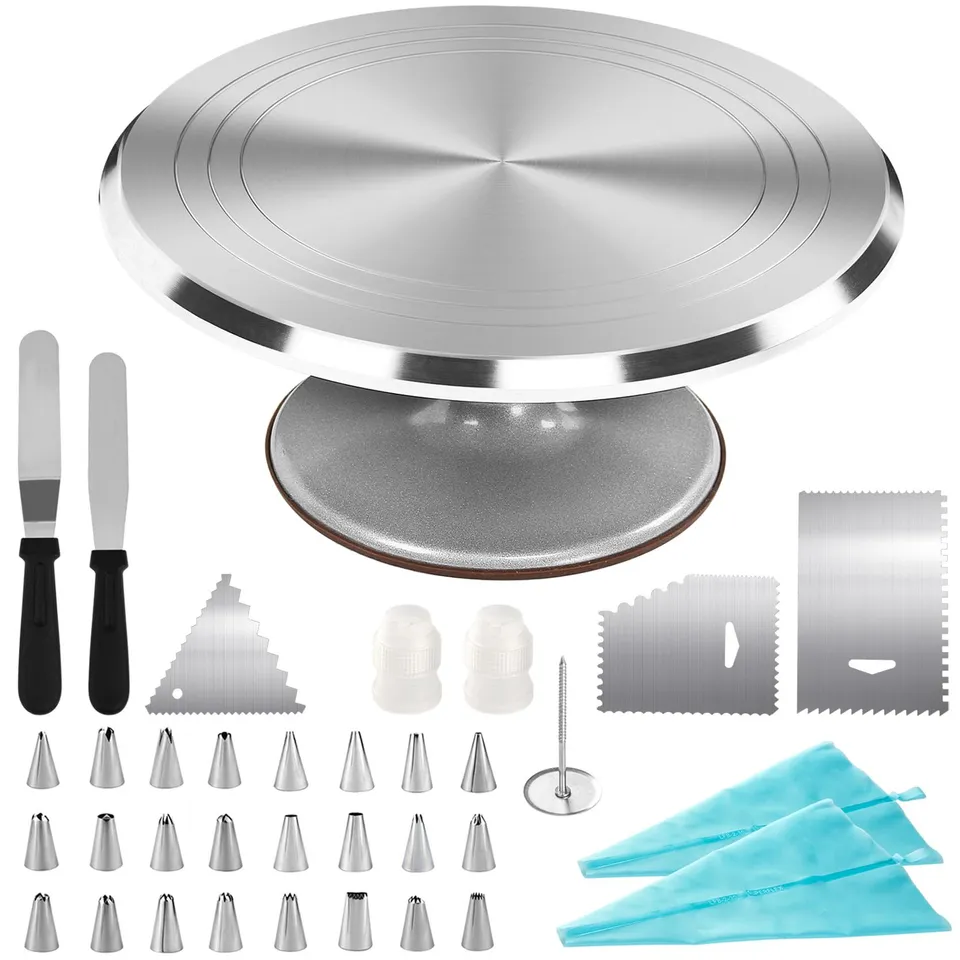 BOXED DAWOO CAKE TURNTABLE, ROTATING CAKE STAND, WITH 12 INCH ALUMINIUM ALLOY ROTATING TURNTABLE, INCLUDES PALETTE KNIFE AND CREAM SCRAPER ACCESSORIES
