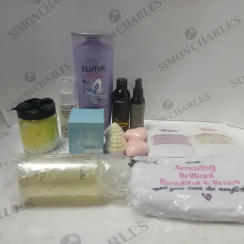 LOT OF ASSORTED COSMETIC ITEMS TO INCLUDE L'OREAL, BSTH BOMBS AND MAKEUP BAGS