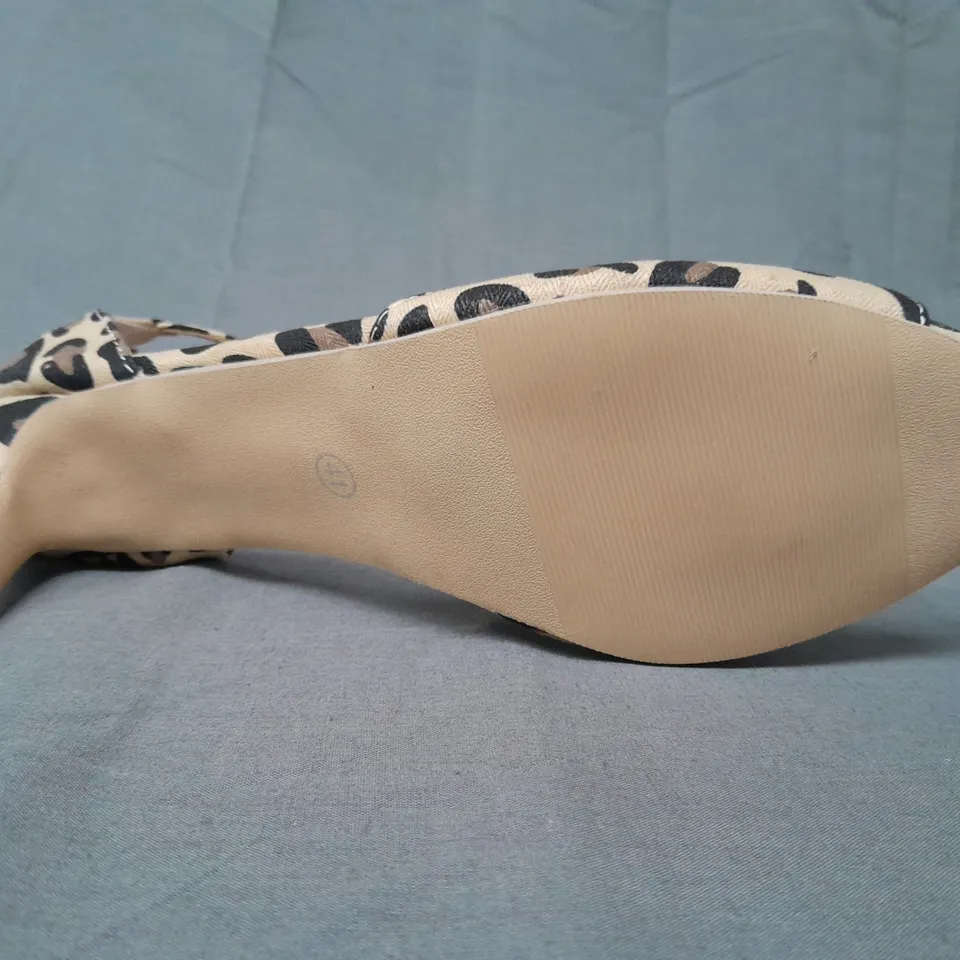 BOXED PAIR OF DESIGNER OPEN TOE HEELED SHOES IN LEOPARD PRINT DESIGN EU SIZE 41