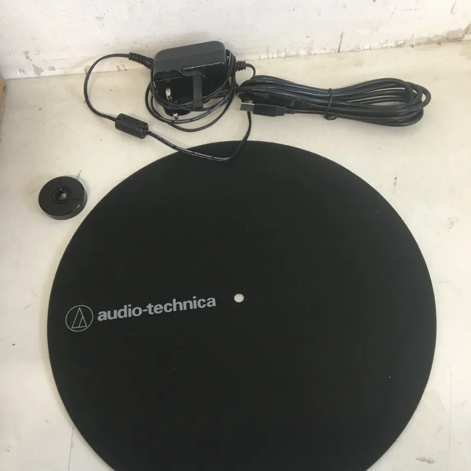 AUDIO-TECHNICA LP60XBT FULLY AUTOMATIC WIRELESS BELT-DRIVE TURNTABLE