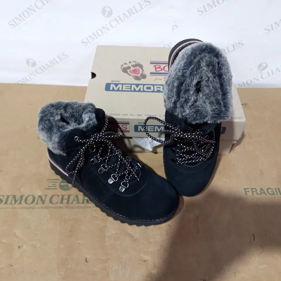 BOXED PAIR OF BOBS FROM SKECHERS BOOTS - SIZE 6