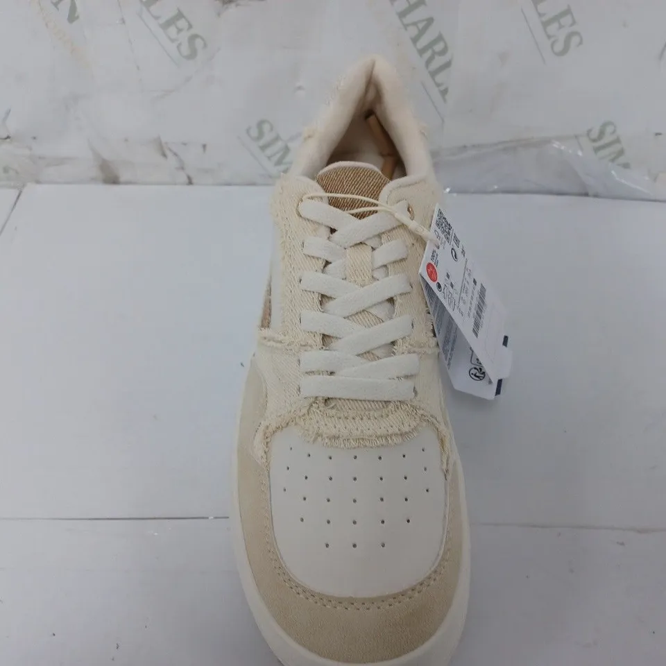 PAIR OF STRADIVARIUS MULTI-FABRIC LACE UP TRAINERS IN WHITE/CREAM - SIZE 41