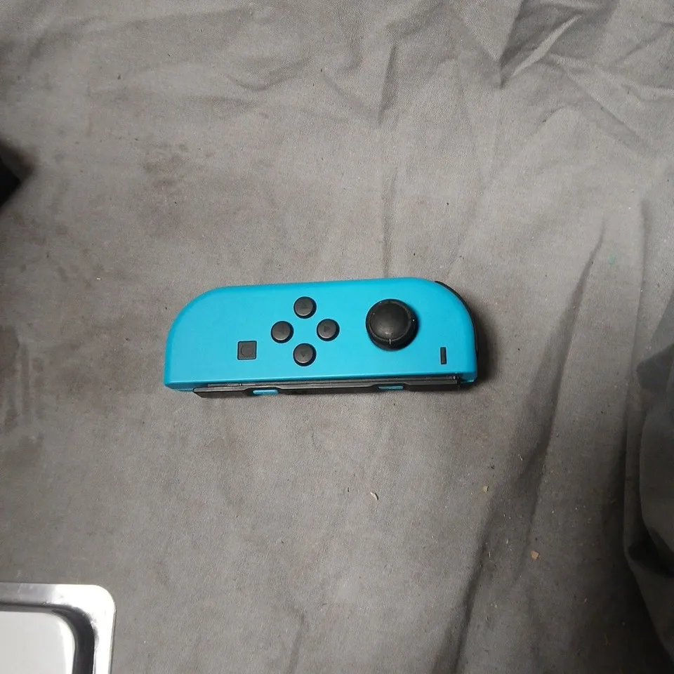 BOX OF APPROXIMATELY 12 ASSORTED ELECTRICAL ITEMS INCLUDING SECOND HDD CADDY, NINTENDO SWITCH CONTROLLER AND SWITCHING MODE POWER SUPPLY