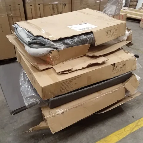 PALLET OF ASSORTED INCOMPLETE OUTDOOR GARDEN RATTAN SETS AND GARDEN FURNITURE PARTS ETC