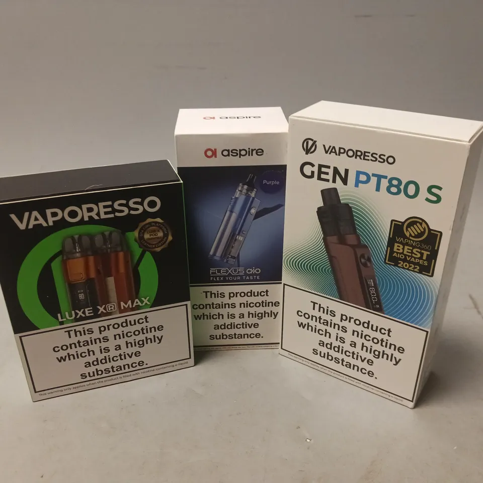 APPROXIMATELY 15 VAPES & E-CIGARETTES TO INCLUDE VAPORESSO LUXE XR MAX, ASPIRE FLEXUS, VAPORESSO GEN PT80 S, ETC