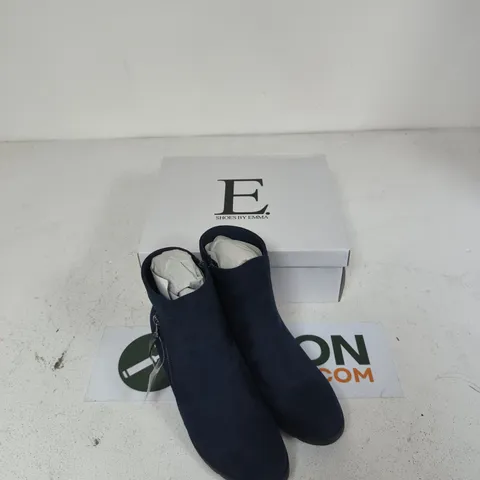 EMMA SHOES BY EMMA AMY NAVY ANKLE BOOTS – UK 6
