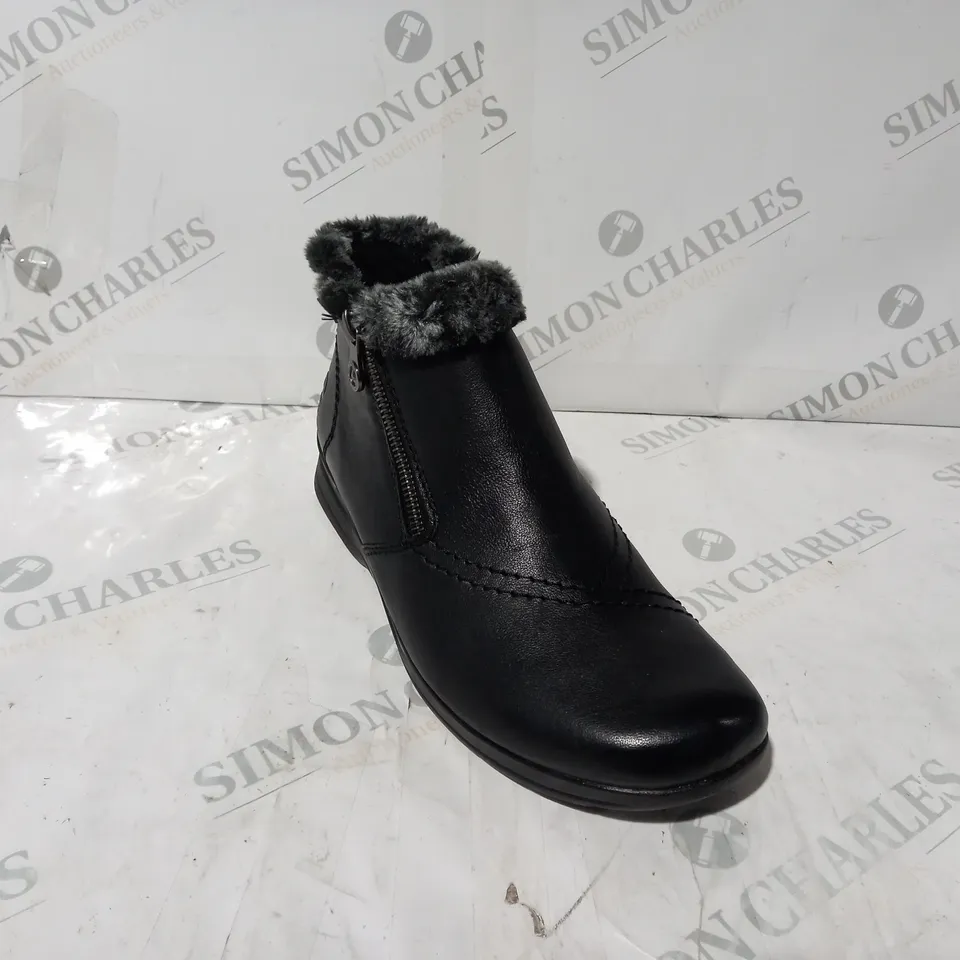 BOXED PAIR OF RIEKER FUR CUFF BOOTS IN BLACK UK SIZE 6.5