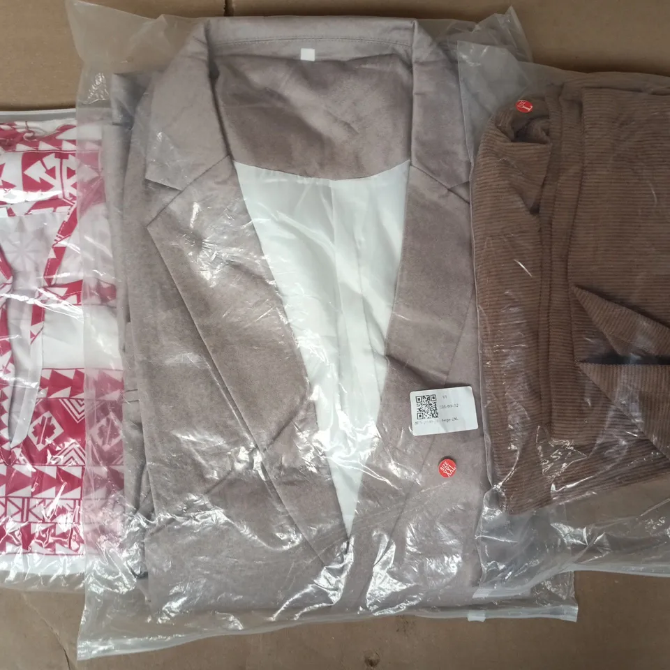 APPROXIMATELY 20 ASSORTED CLOTHING AND FASHION PRODUCTS IN VARIOUS STYLES AND SIZES - COLLECTION ONLY