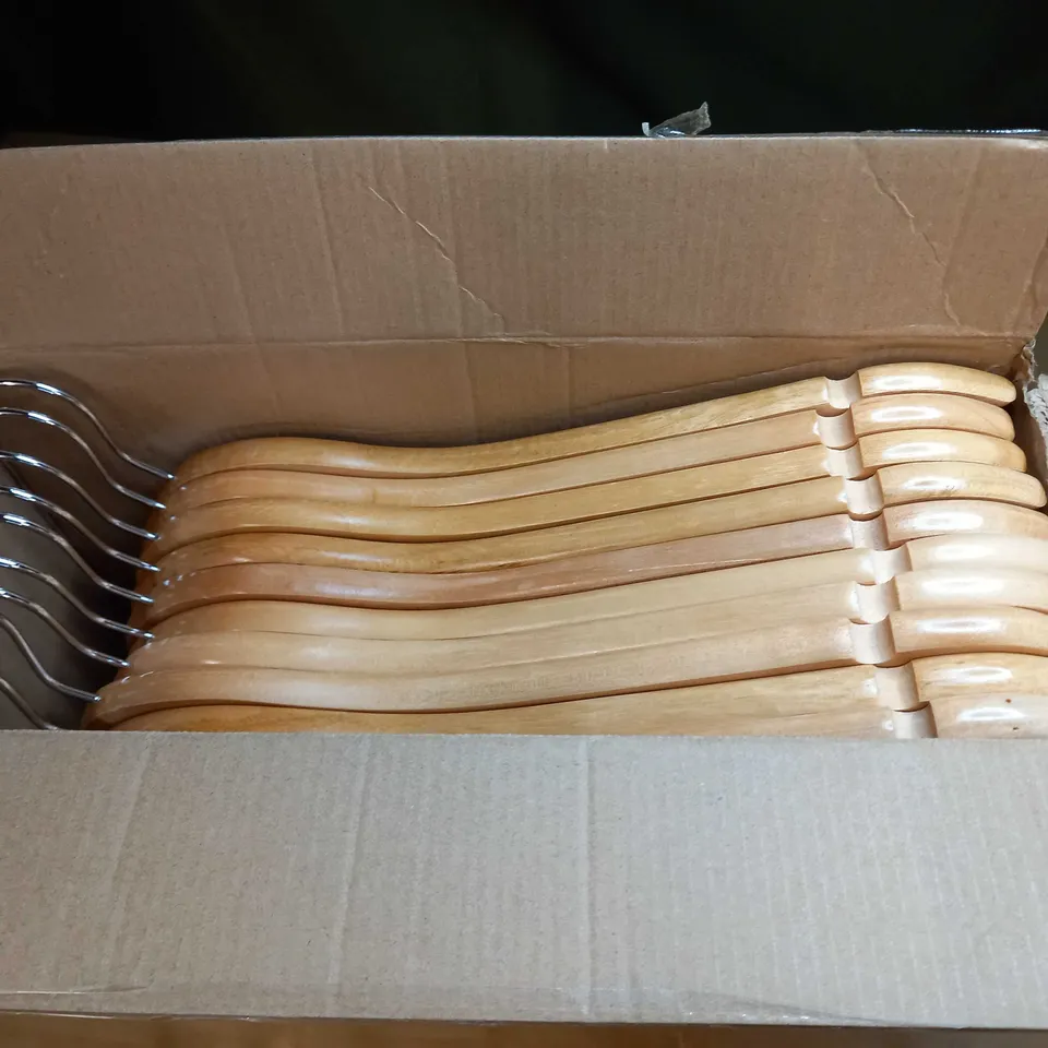 KARAN IMPEX 20 WOODEN HANGERS