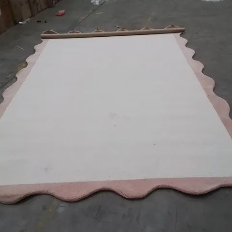 QUALITY DESIGNER AREA RUG APPROXIMATELY 290X210CM