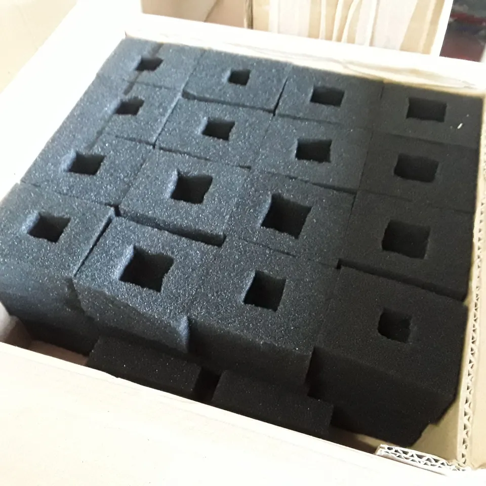 BOX CONTAINING 50 UCC BLACK SPONGES 