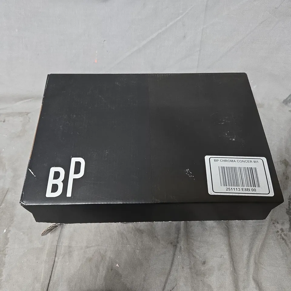 BOXED BPERFECT CHROMA CONCEALER (W1) WITH BEAUTY BLENDER AND MIRROR