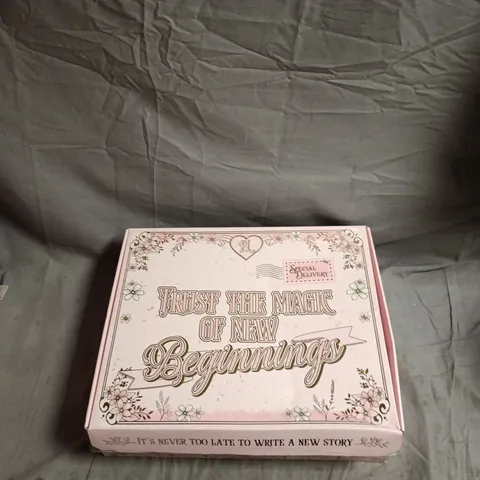 BAD BITCH ENERGY MINI BOX GIFT SET – PINK FLORAL GIFT BOX (6 MINI BOXES INSIDE)